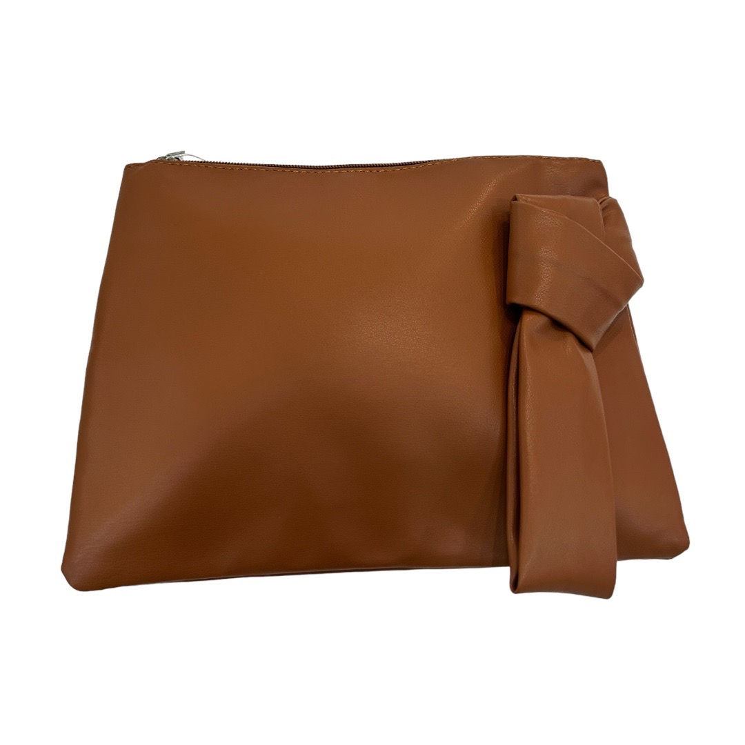 Cartera de mano color cuero