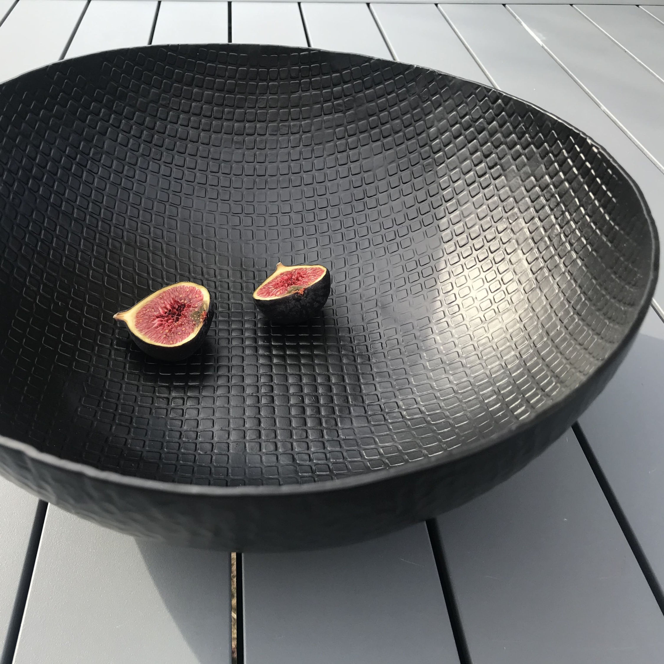 Saladier en aluminium strié noir