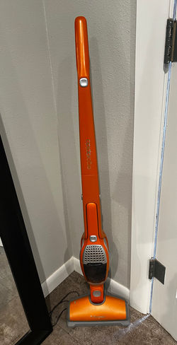 CORDLESS ELECTROLUX VACUUM