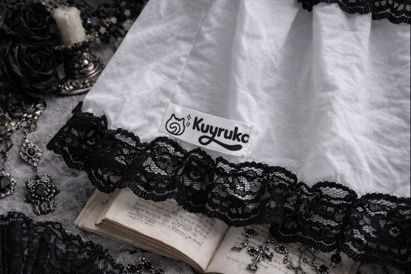 Küçük resim: Siyah güpür dantel detaylı pamuklu mini etek yakın plan kumaş görünümü