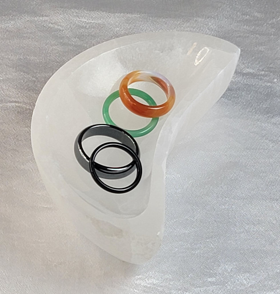 Thumbnail: Selenite Moon Bowl