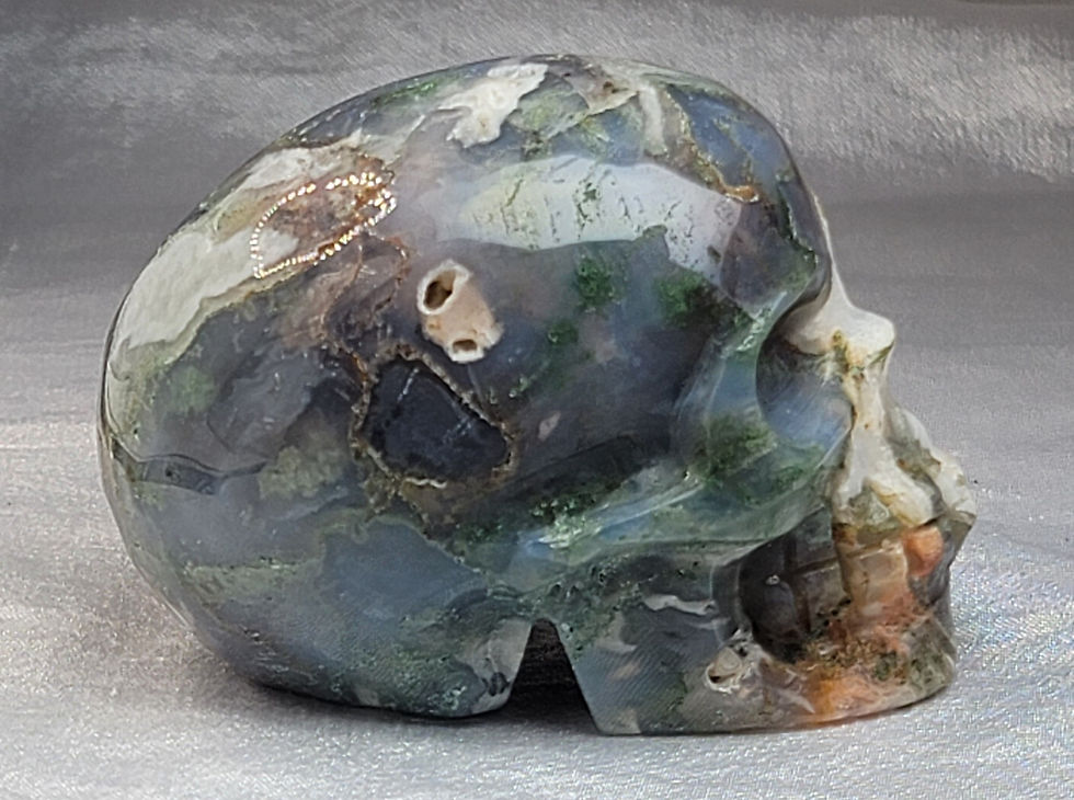 Thumbnail: Moss Agate Skull