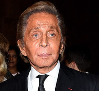 Valentino: a elegância como disciplina do deslumbramento.