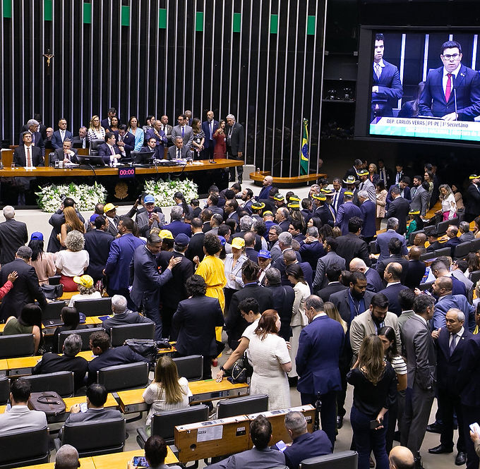 O jogo da mediocridade.