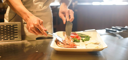 restaurant-1284351_1280.jpg