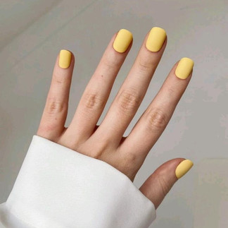 Butter Yellow Nails Trend