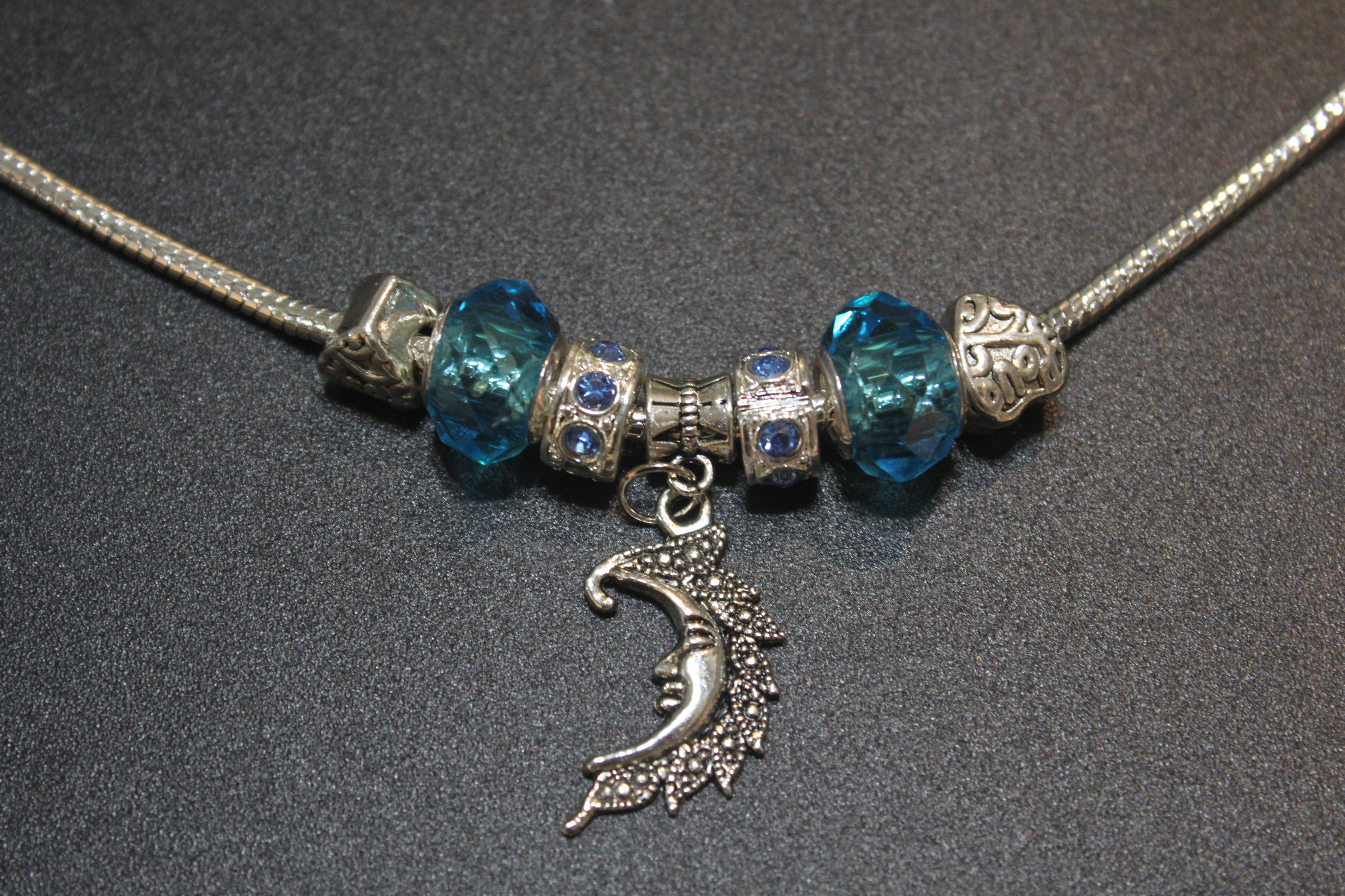 Crescent charm bracelet - Sky Blue
