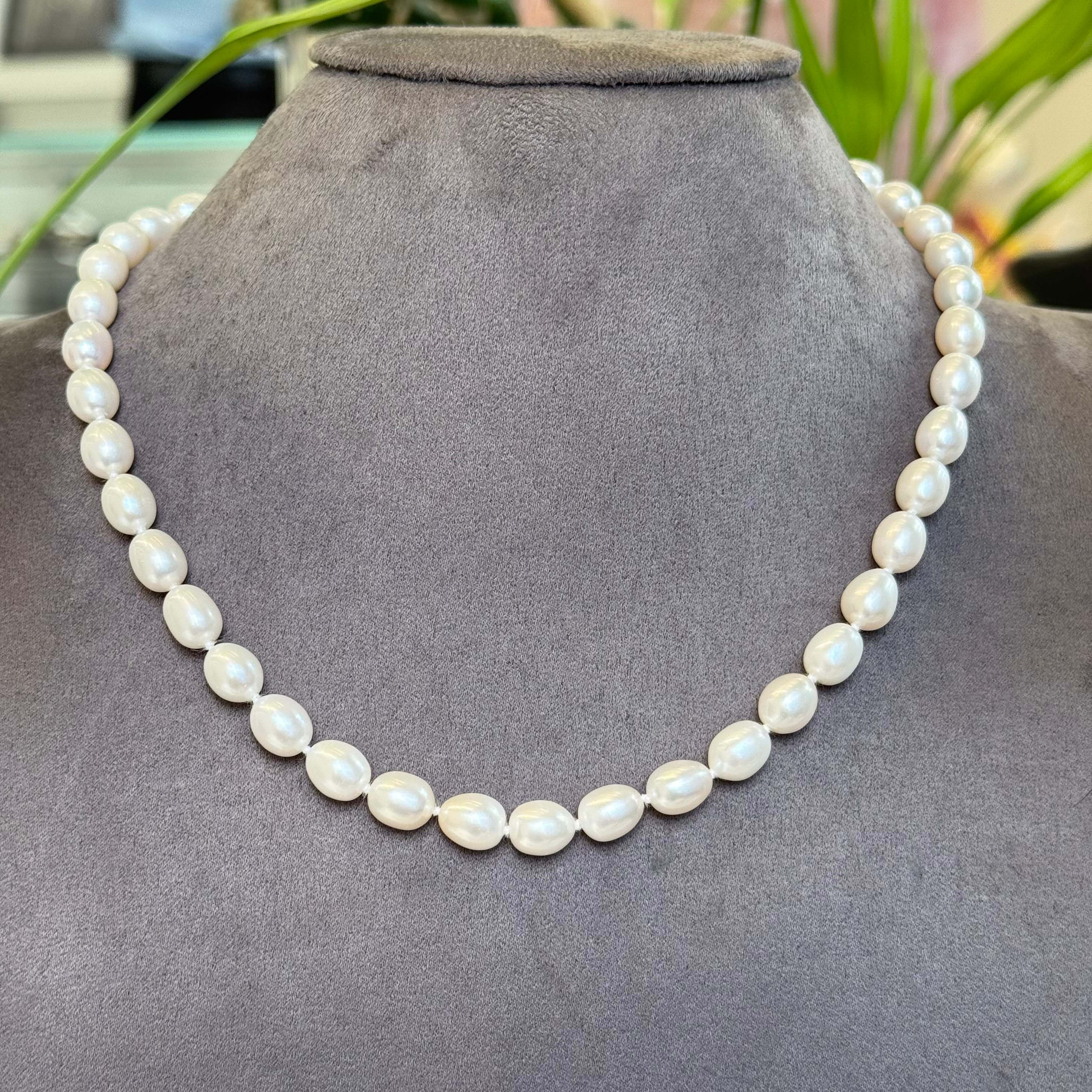 Genuine Freshwater rice pearl necklace