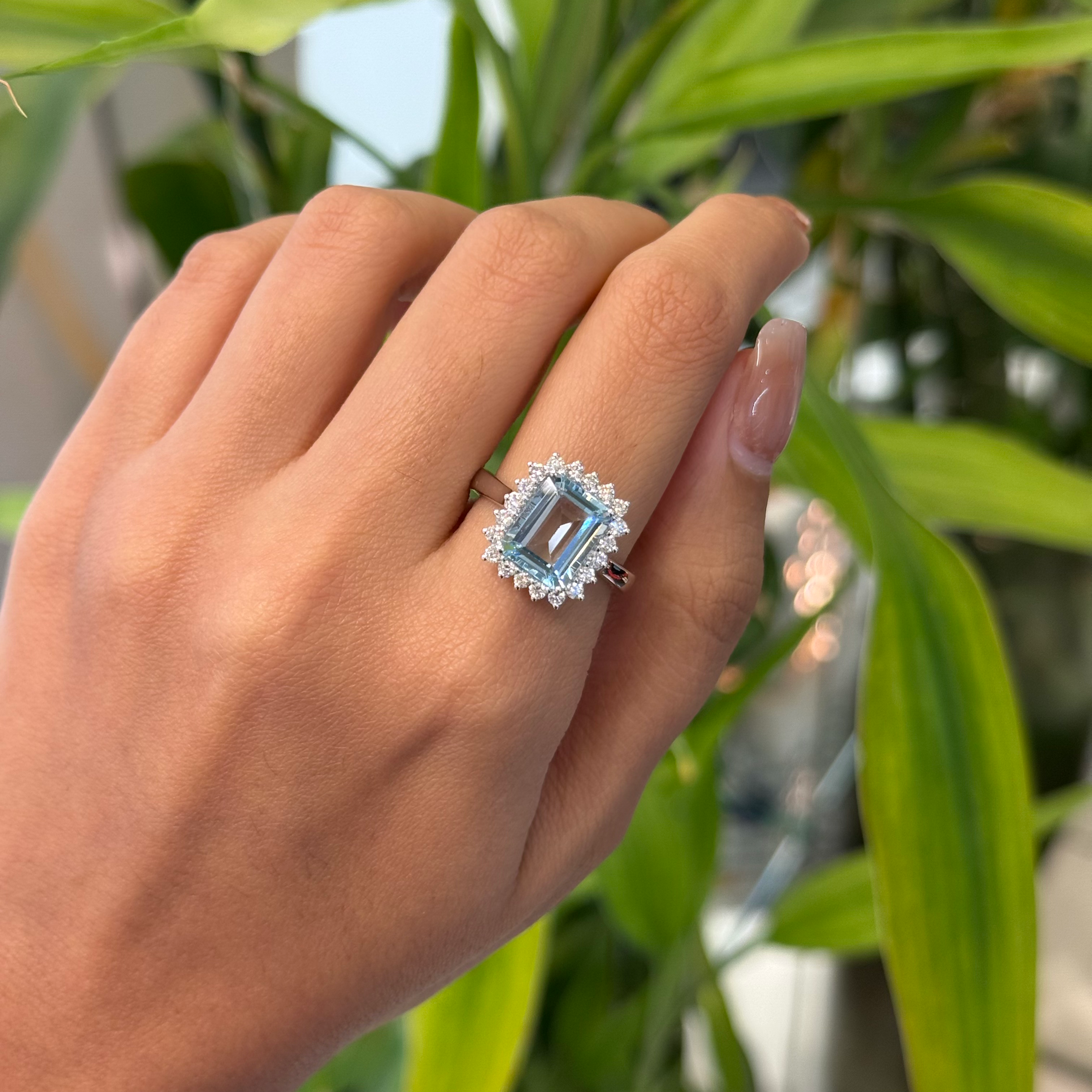 Natural Aquamarine and diamond 14K gold ring