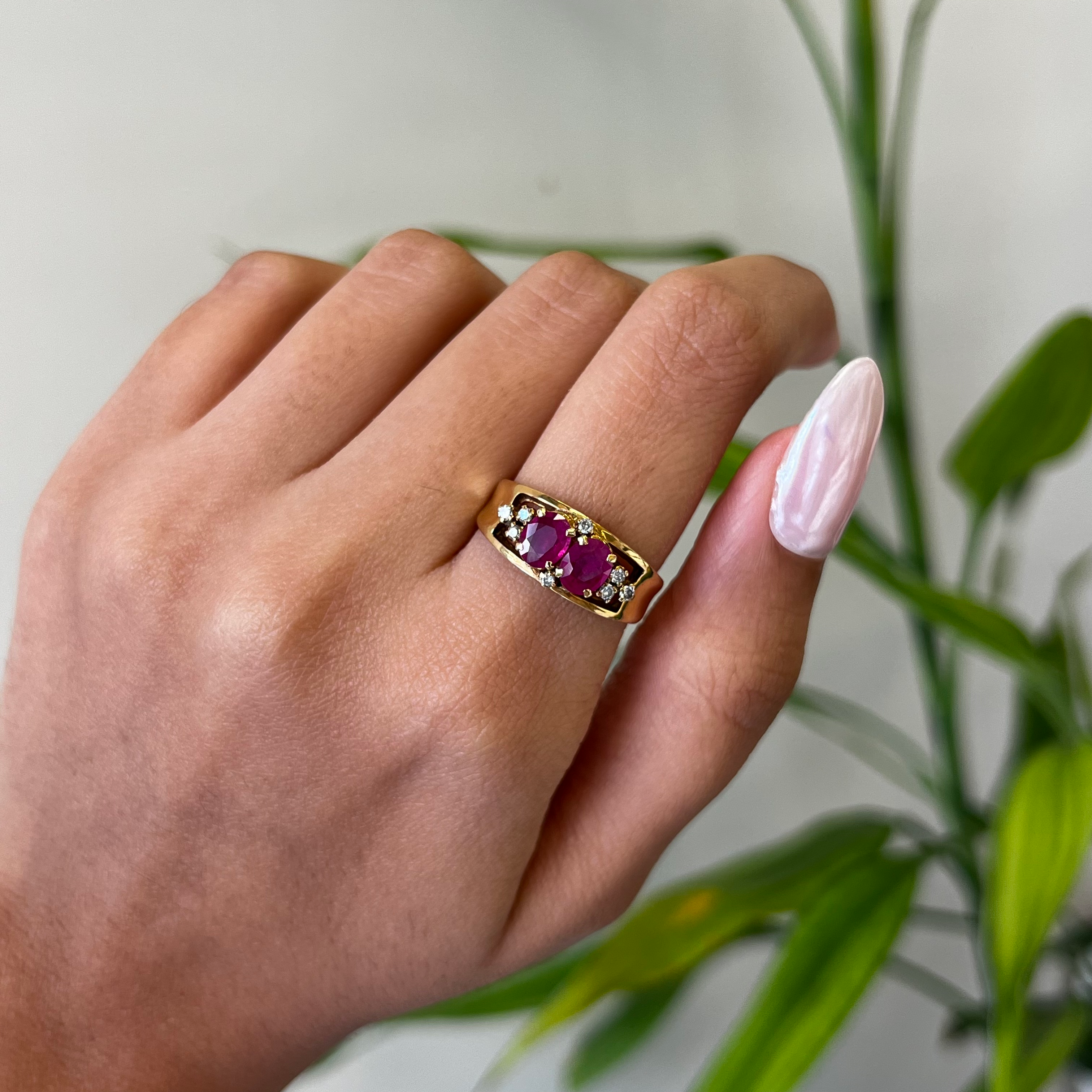Natural Ruby and diamond 18K gold ring