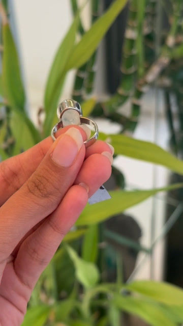 Miniature : 925 Sterling Silver Cabochon Cut Natural Rainbow Moonstone Bezel Ring