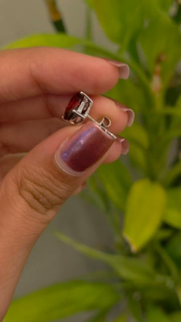 Miniature : Natural Garnet Oval 925 Sterling Silver Studs Earrings