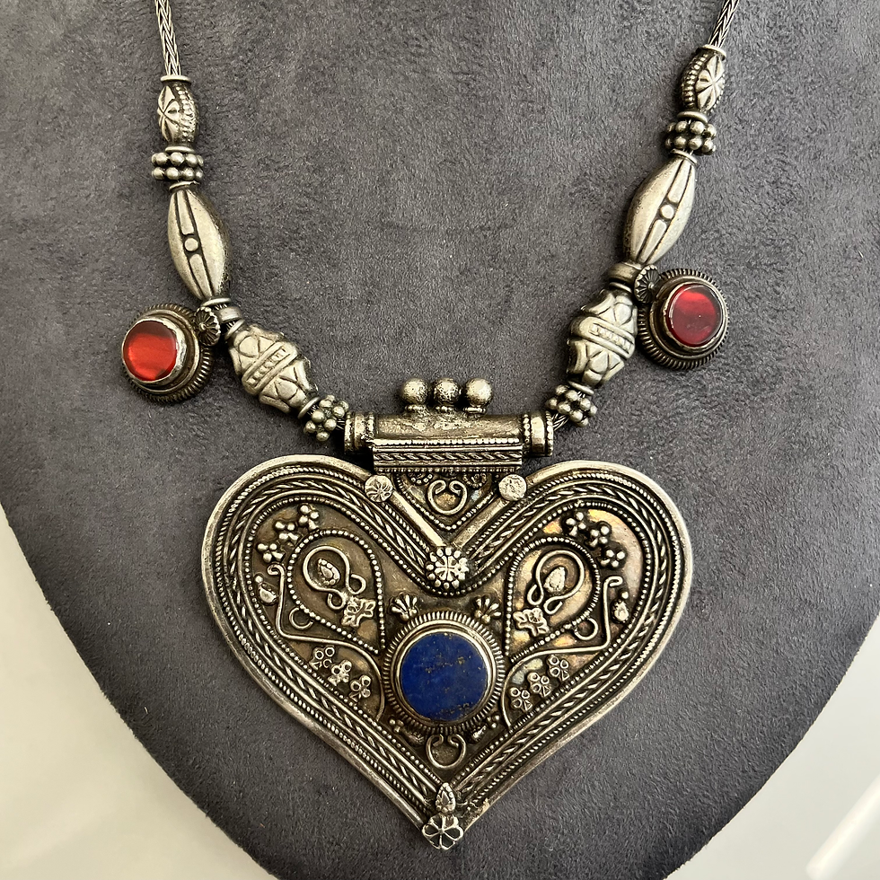 Thumbnail: Silver necklace