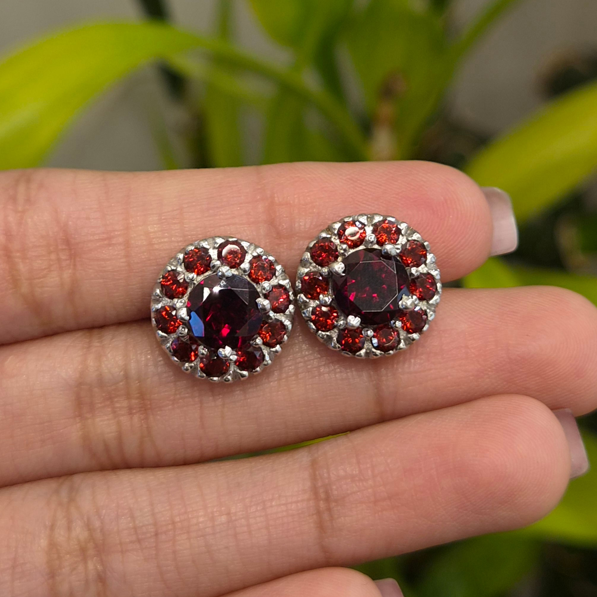 Natural Garnet 925 Sterling Silver Round Flower Stud Earrings