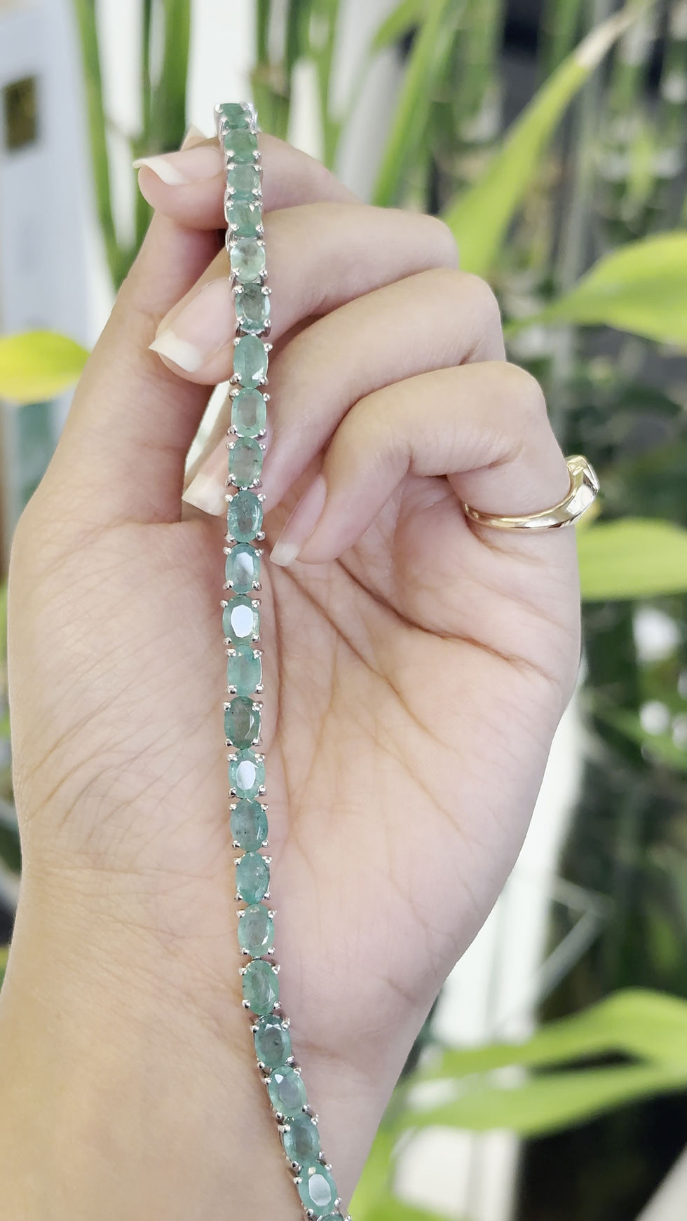 Thumbnail: Natural Emerald Oval 925 Sterling Silver Bracelet