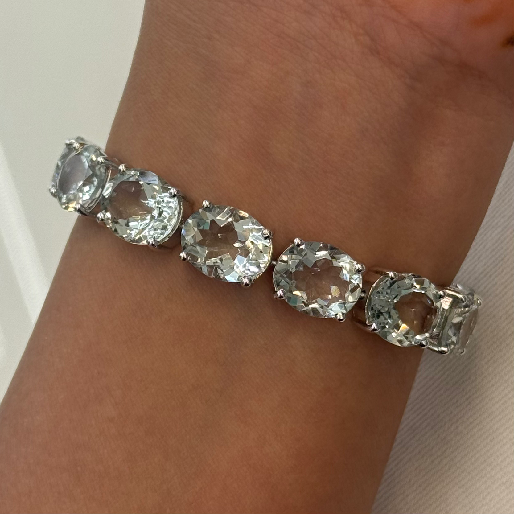 Natural Green Amethyst Oval 925 Sterling Silver Open Box Clasp Bracelet