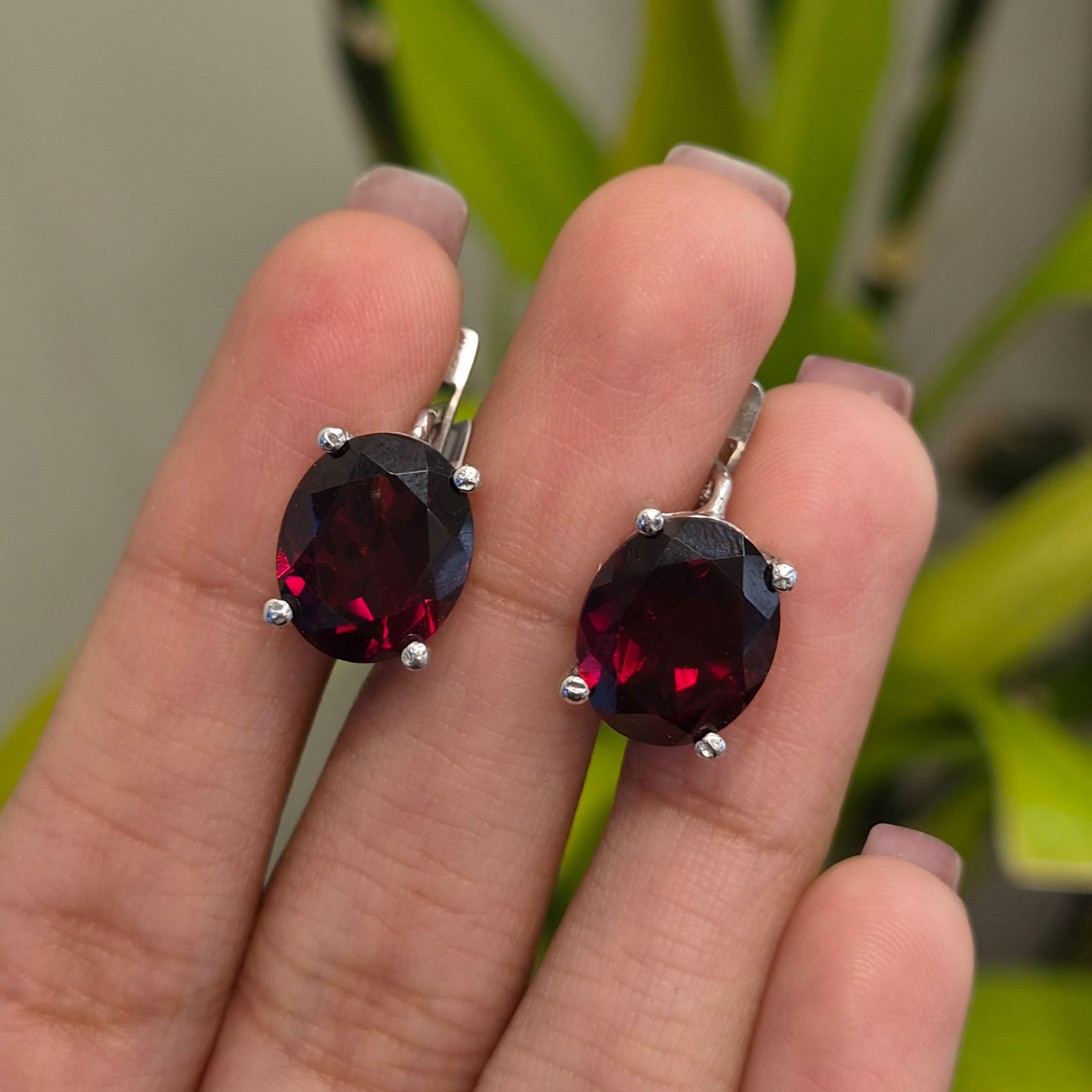 Natural Garnet Oval 925 Sterling Silver English Lock Studs Earrings