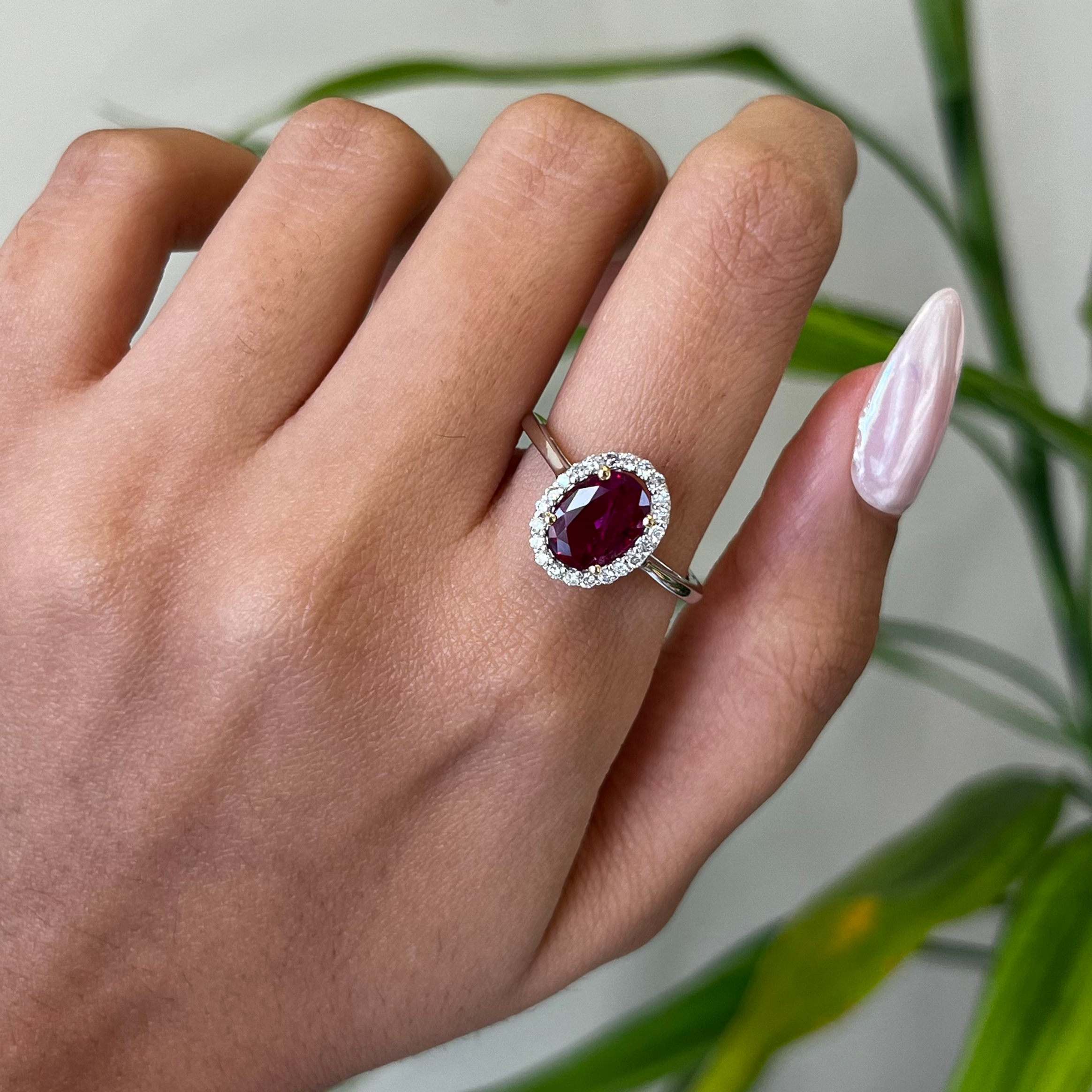 Natural IGI certified - Ruby diamonds cluster 18K gold ring