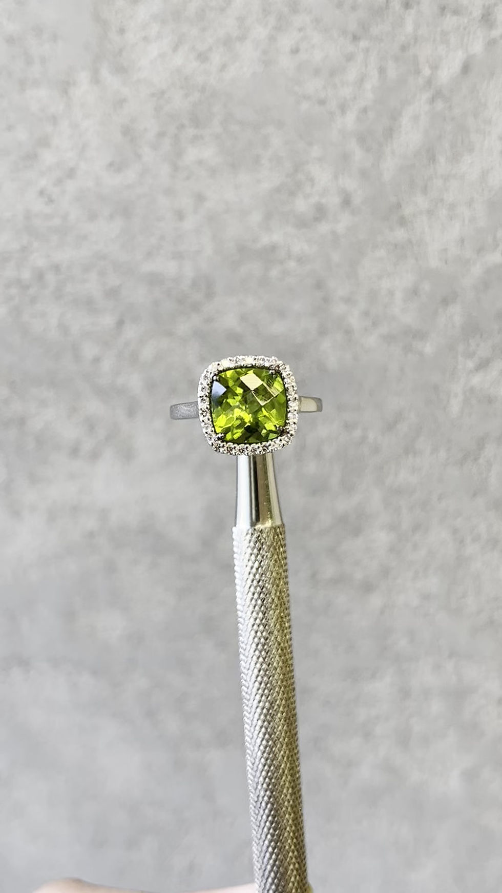 Miniatura: Natural Peridot and diamond 14K gold ring