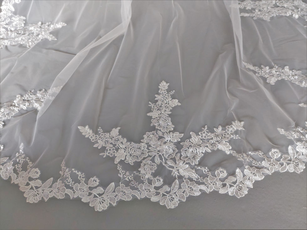 Thumbnail: V25: Floral lace trim bridal veil