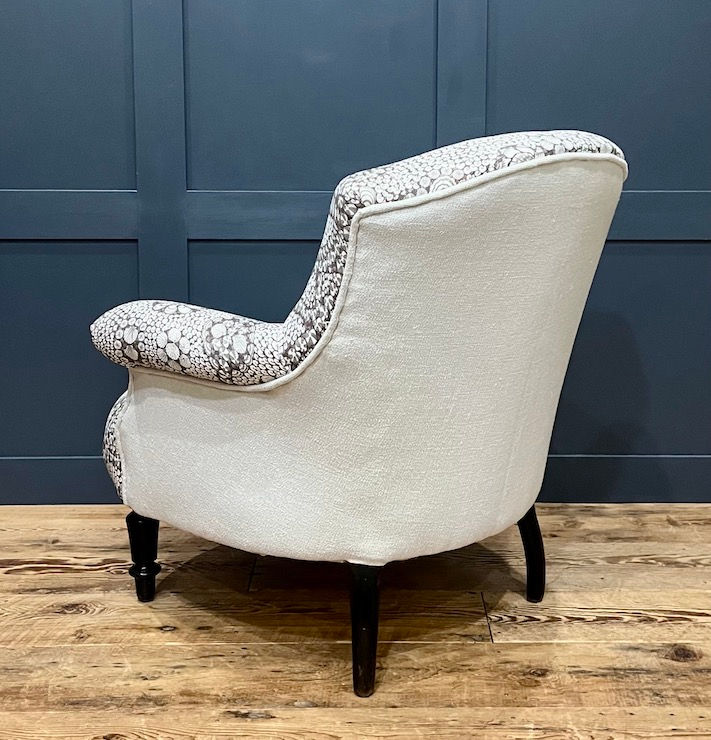 Thumbnail: An Antique French Napoleon III Crapaud Tub Chair