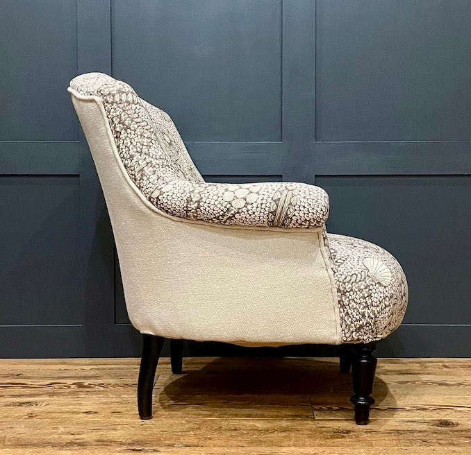 Thumbnail: An Antique French Napoleon III Crapaud Tub Chair