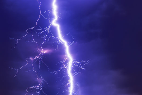 lightning-2568381.jpg