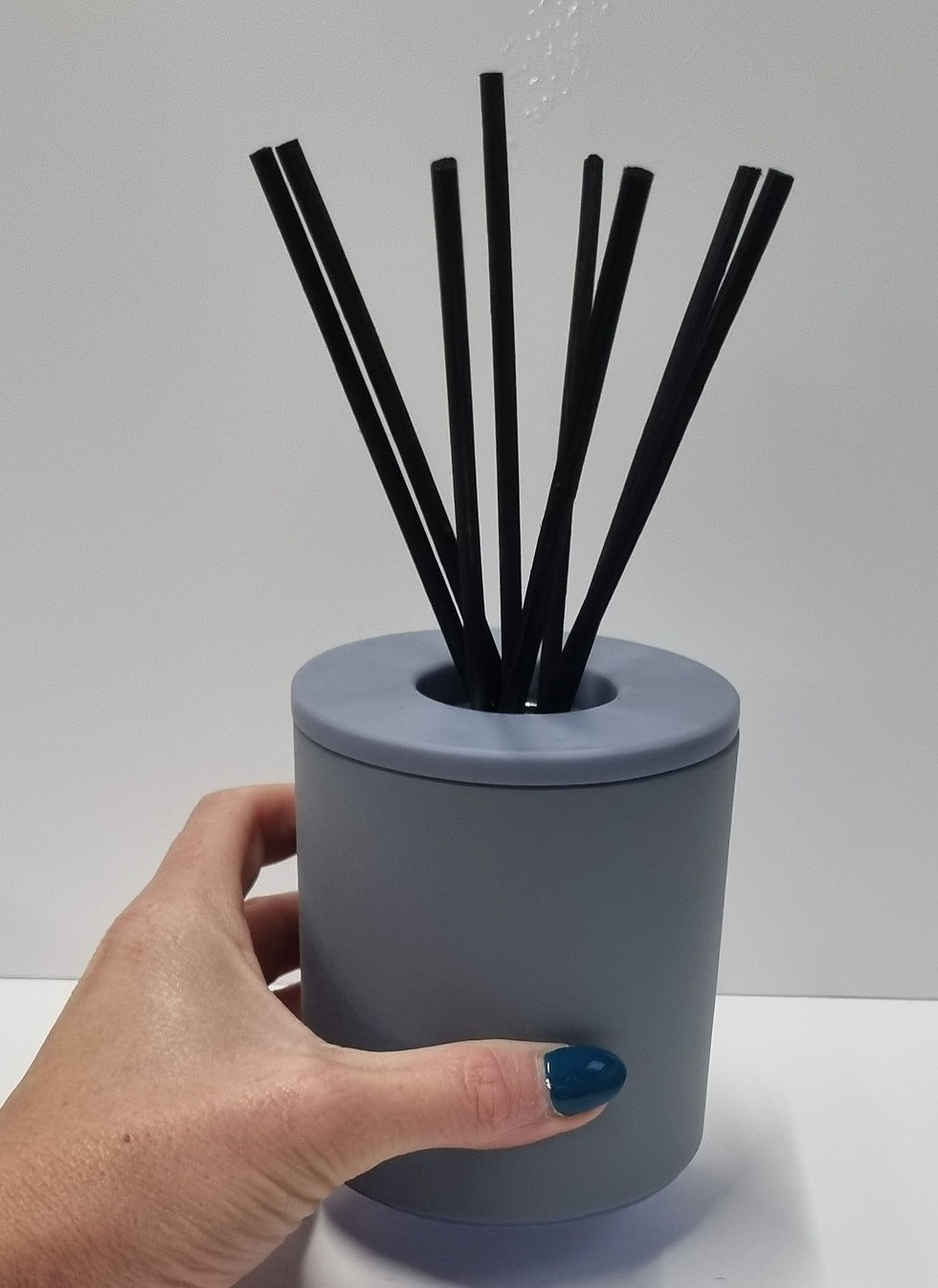 Plain round Reed diffuser pot and lid Silicone mould Devon Dotting
