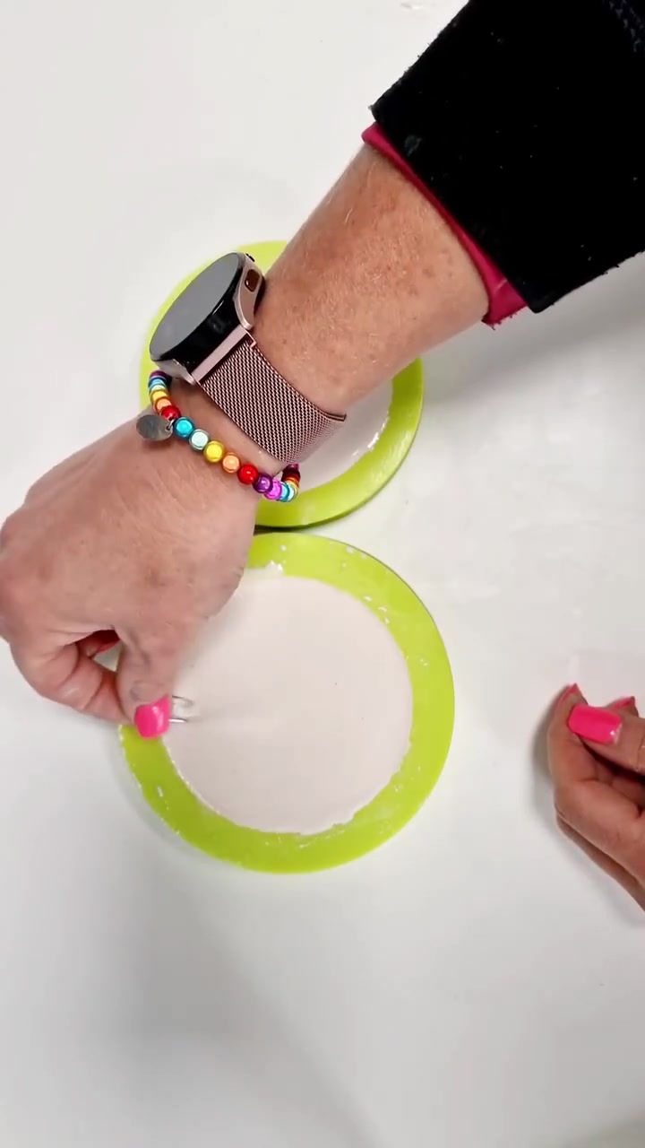 الصورة المصغرة: 10cm/3.93" Mini Flat disc Silicone mould