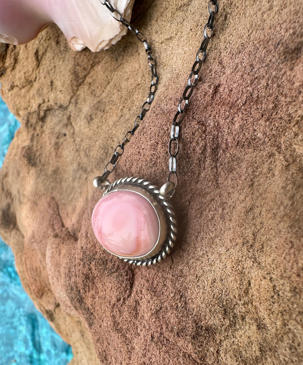 Thumbnail: Pink Conch Oval Necklace