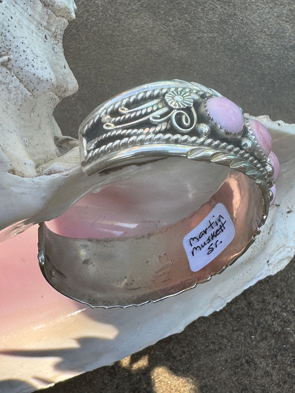 Thumbnail: Pink Conch Cuff Bracelet