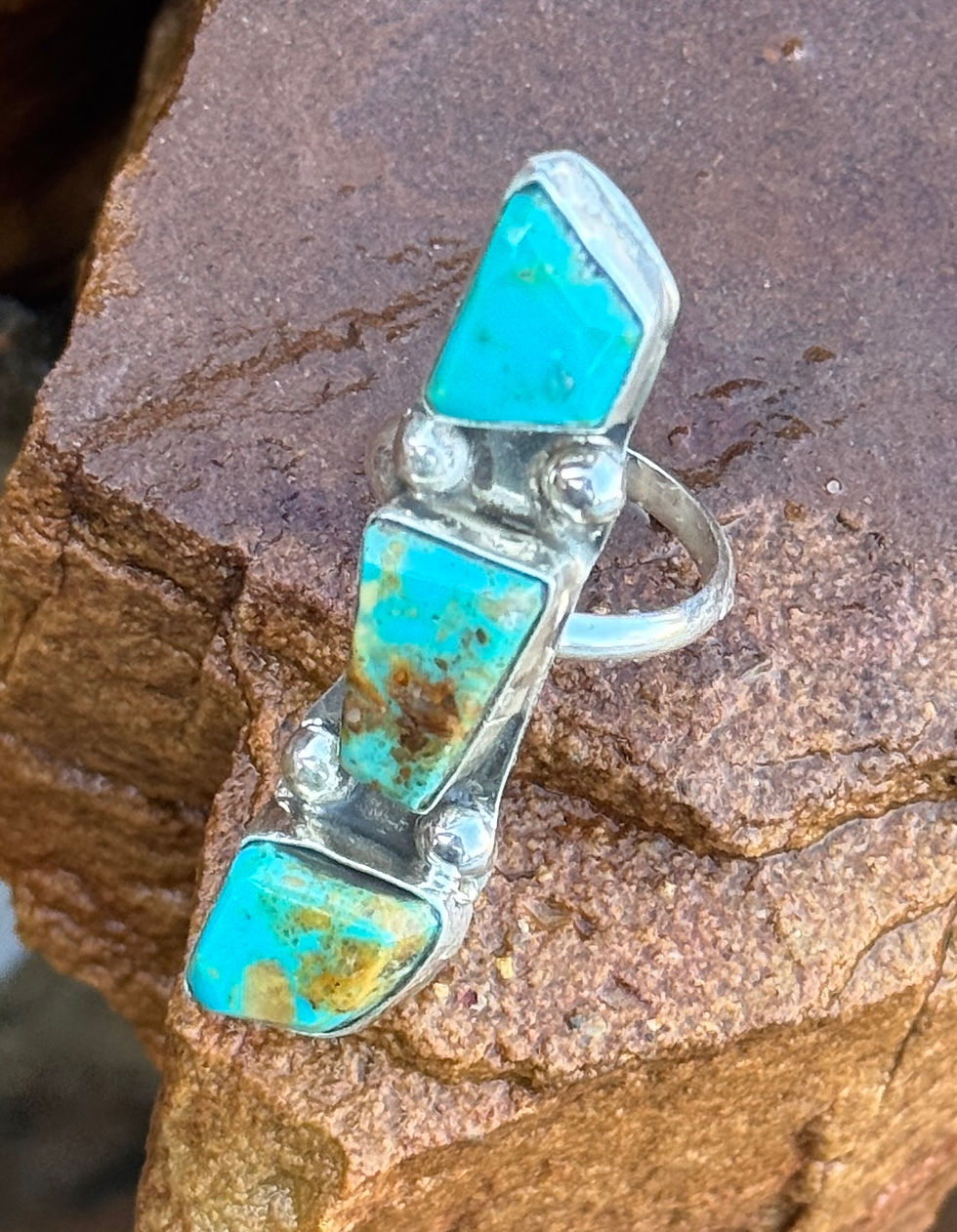 Thumbnail: Kingman 3 Stone Ring