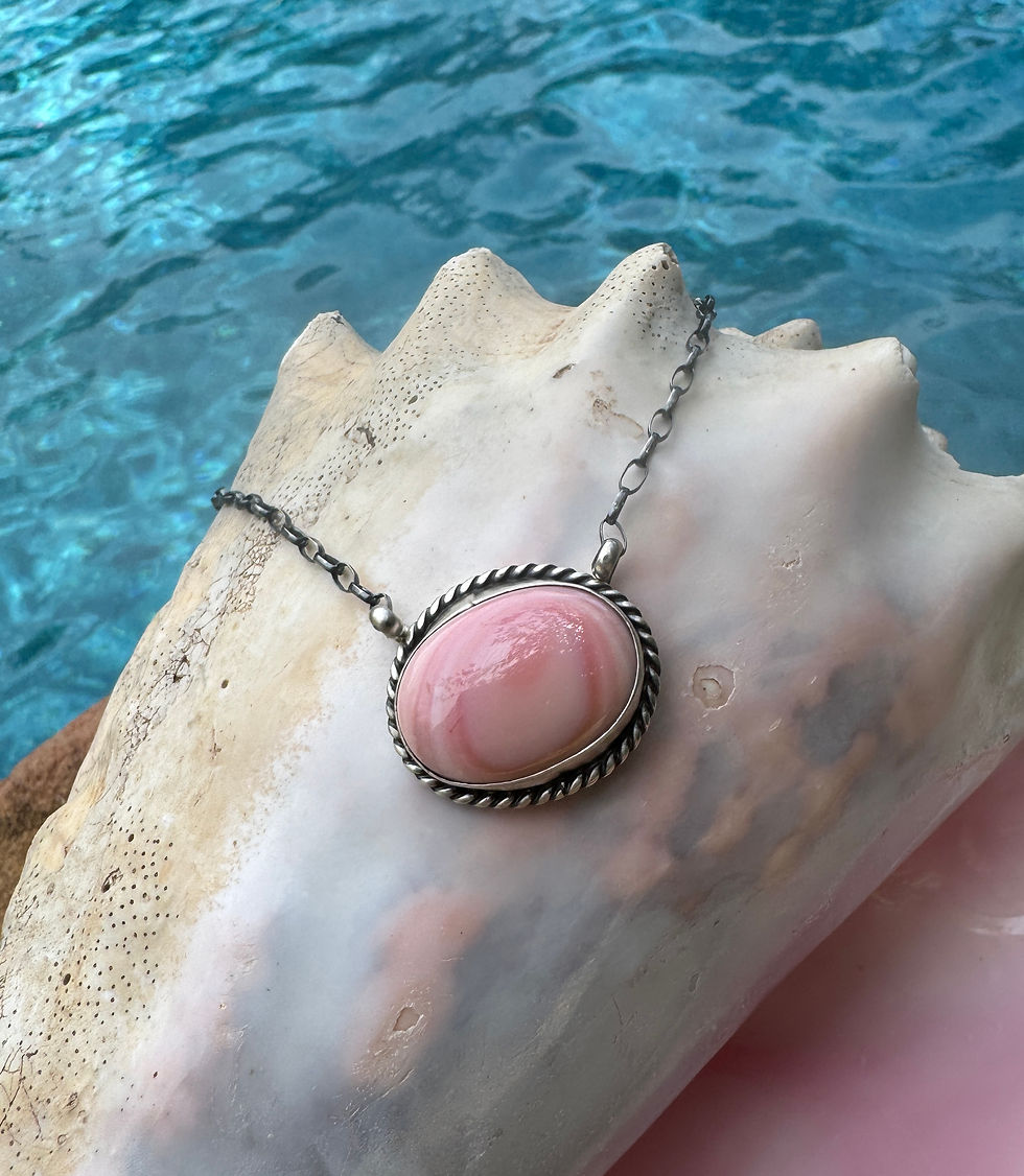 Thumbnail: Pink Conch Oval Necklace