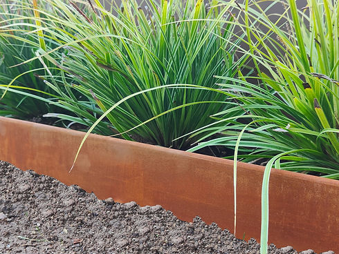 Steel CORTEN lawn edging system
