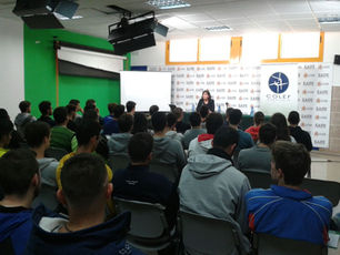 Estudiantes y profesionales conocen la Ley del Deporte a través del COLEF Andalucía