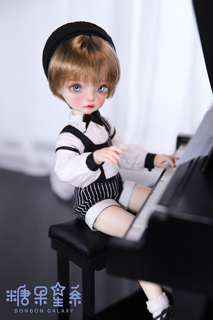 Thumbnail: Bonbon Galaxy 1/6 doll Amber