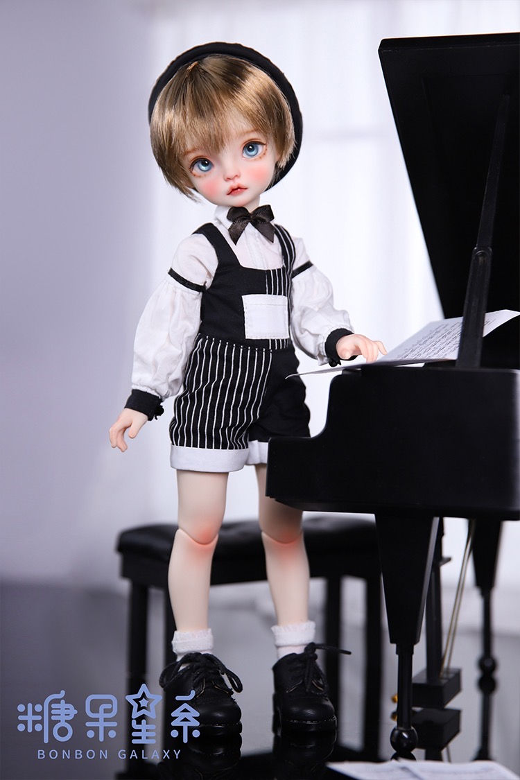 Thumbnail: Bonbon Galaxy 1/6 doll Amber
