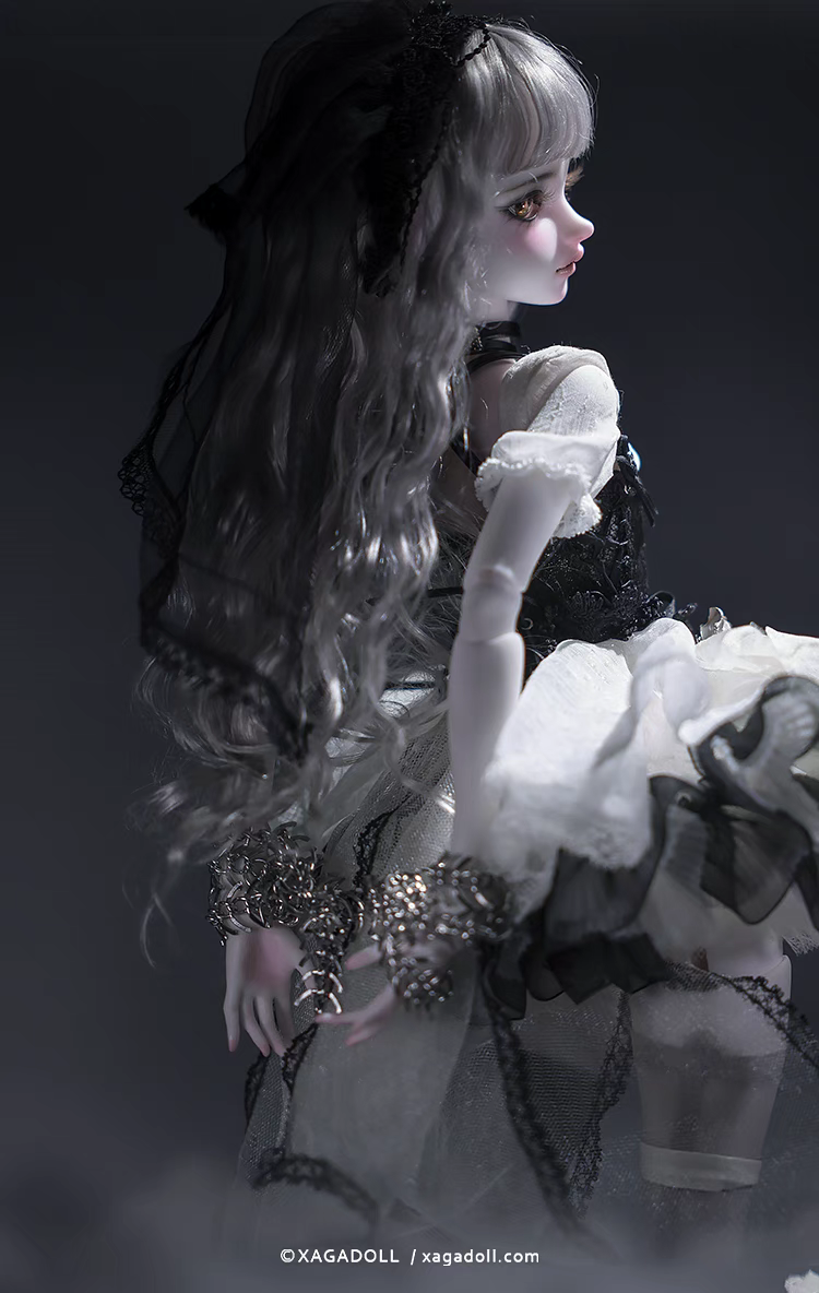 Thumbnail: Xaga 1/4 Doll Monica