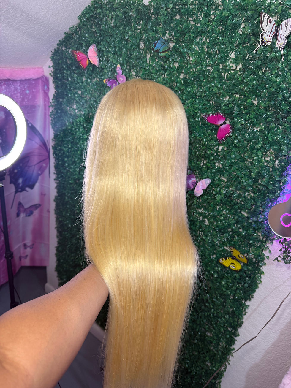 Thumbnail: 613 Straight Lace Wig