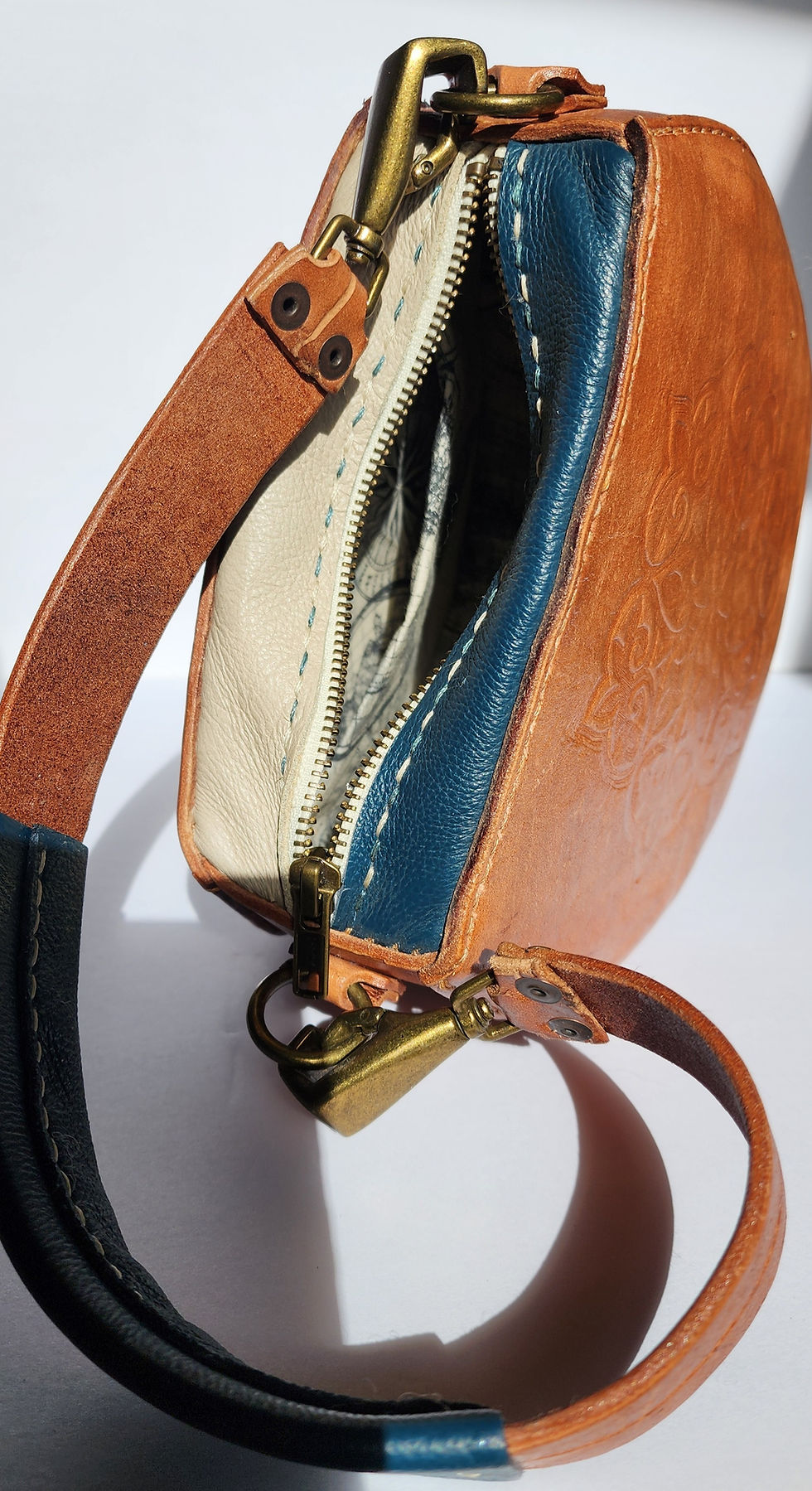 Thumbnail: Retro Round Handbag