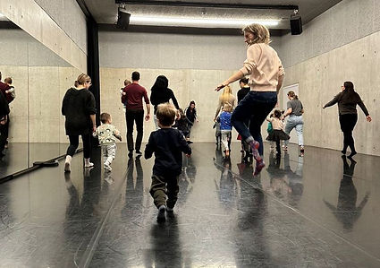 Dance for children 0-5 years and carers 