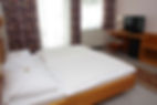 Weinhotel Pasler-Bäck: Gemütlich wohnen, speisen und trinken in unserem familiären Hotel für Vereinsreisen, Seminare & Familientreffen.