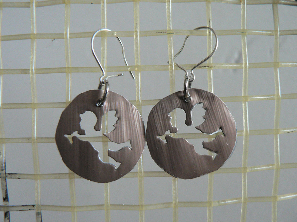 Thumbnail: Capsule earrings