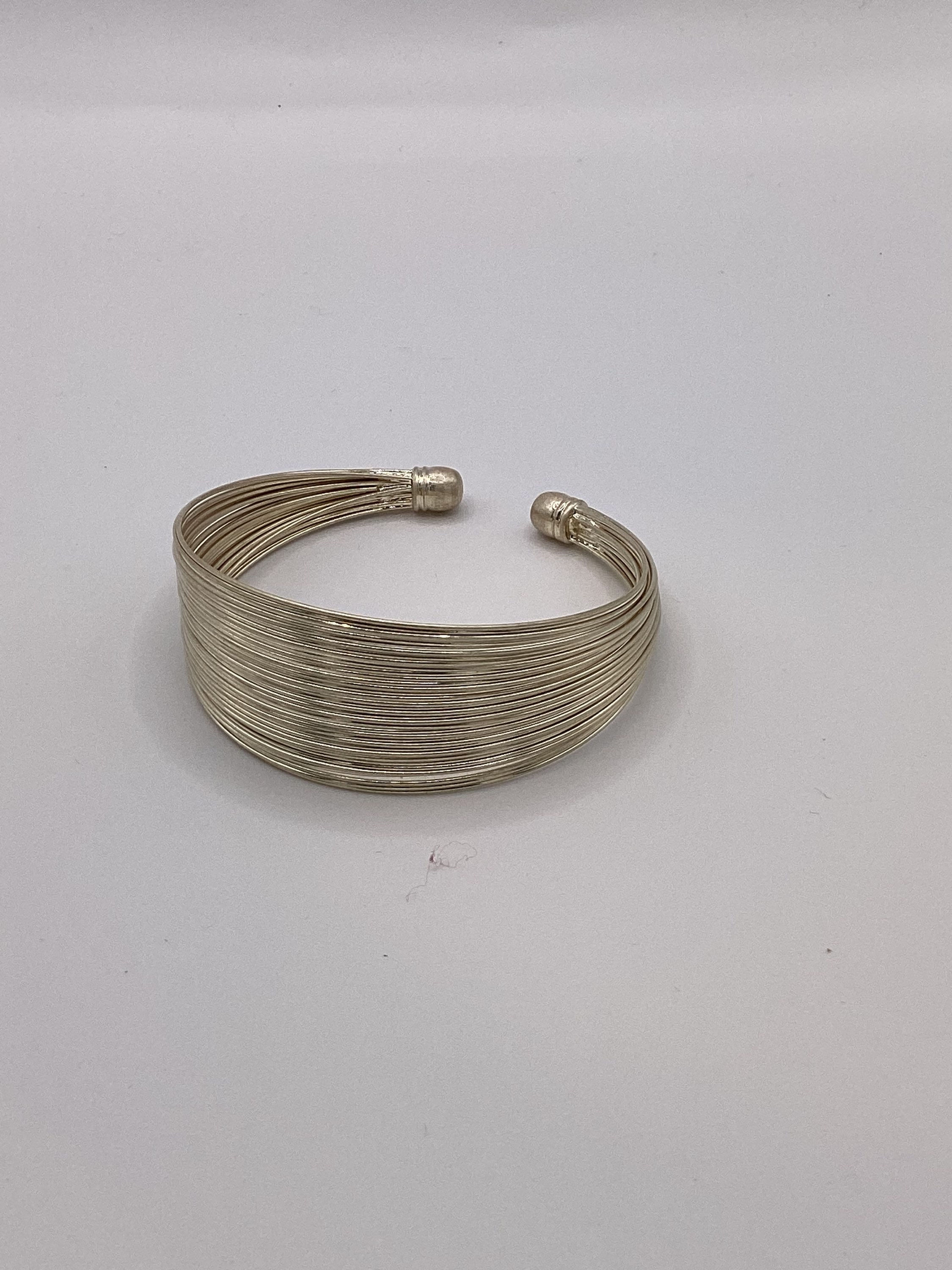 ELIZA GRACIOUS  Fine wired stranded bangle 