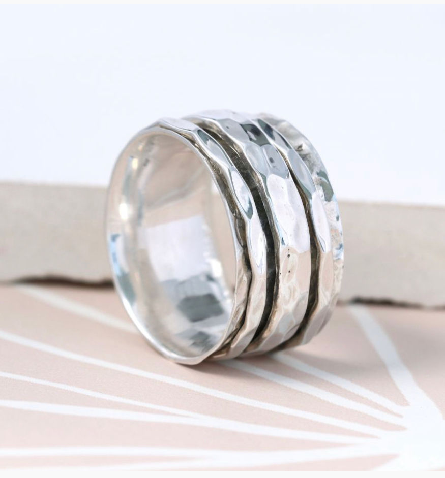 Thumbnail: Simple Hammered Spinning Ring