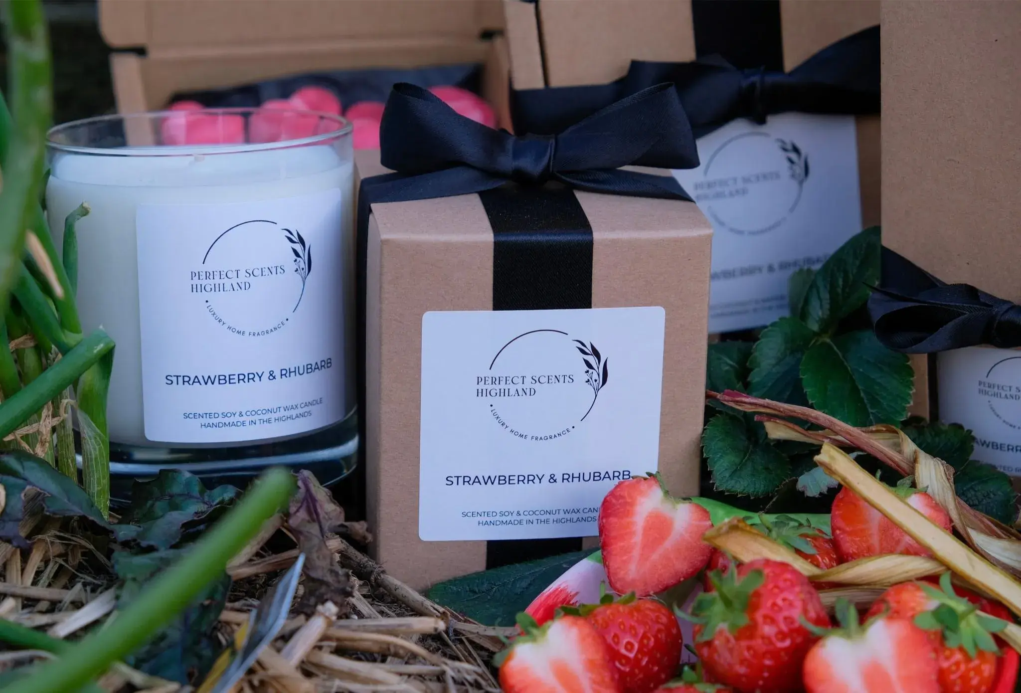 Perfect Scents Highland Strawberry and Rhubarb Candle