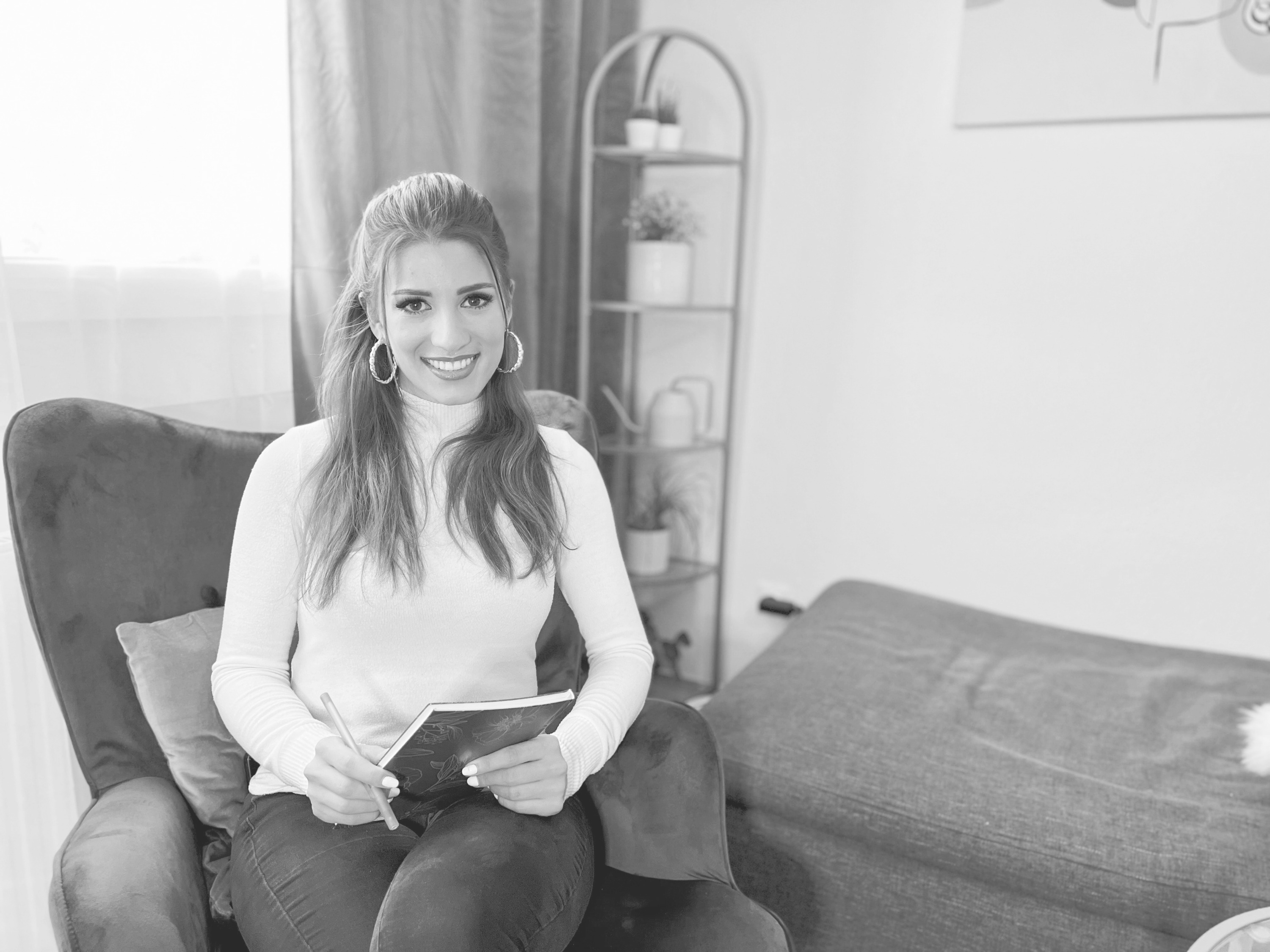 Mag.pth. Isabella Prenner BA