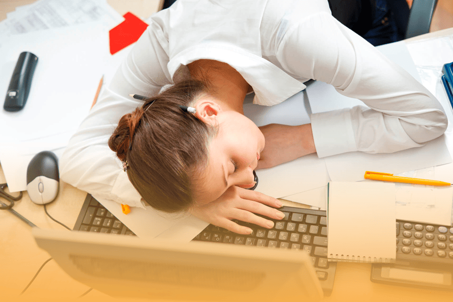 Como acomodar trabalho e estudo? Guia de Gestão de Tempo para alunos EAD