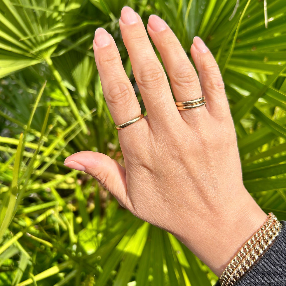 Plain vintage stacker