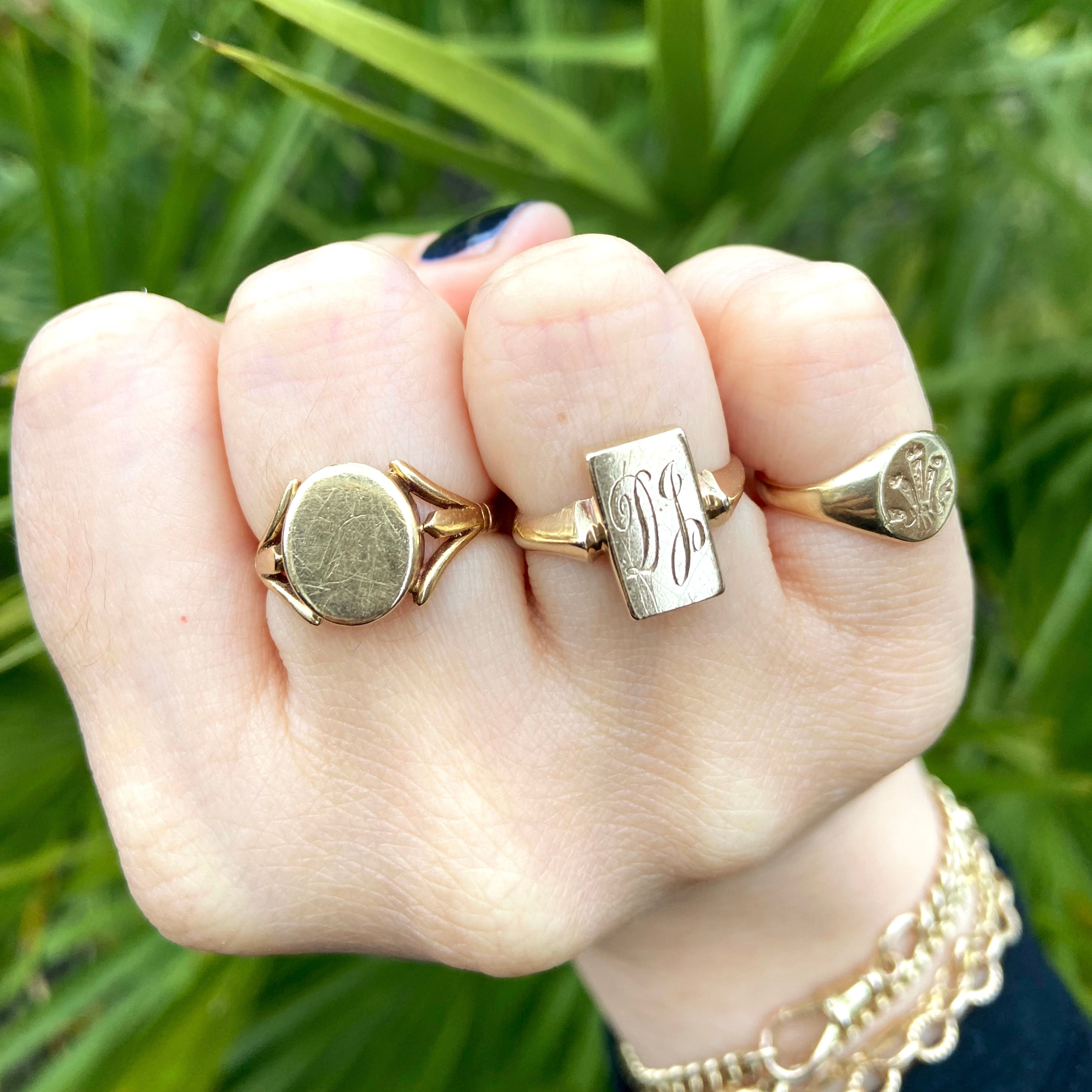 Antique ‘DJ’ signet ring 